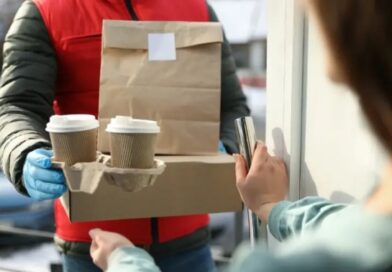 Онлайн-доставка, стрит-фуд, «правильные рационы» и продукты с рынка: как не навредить здоровью, пользуясь современными форматами питания